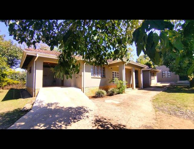 5 BEDROOM HOUSE FOR SALE IN PRESTBURY